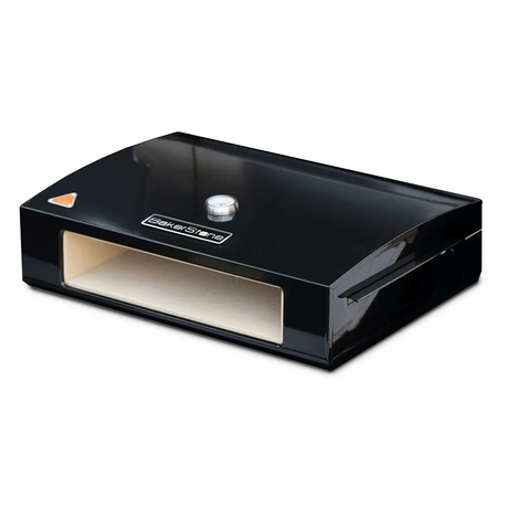 Das „Bakerstone Pizzaofen Set – schwarz“ von Bakerstone ist ein schwarzer Pizzaofen aus Metall mit einer Öffnung an der Vorderseite und einem kleinen Temperaturmesser auf der Oberseite. Er verfügt über eine Keramik-Backkammer für eine gleichmäßige Wärmeverteilung, die jedes Mal perfekte Backergebnisse garantiert – ideal als Teil Ihres Pizzaofen-Sets.