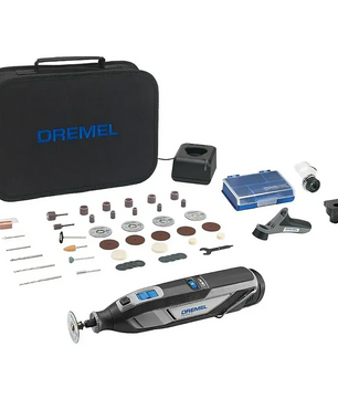 Das Dremel 8240-3/45 Multifunktionswerkzeug in grau von Dremel kommt mit Zubehör, Transportkoffer und Ladegerät - Ihr vielseitiges Akku-Werkzeug für jedes Projekt.