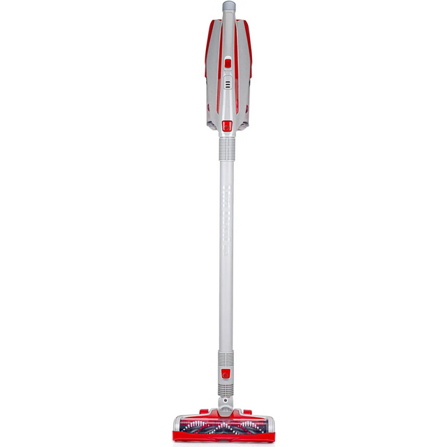 Der Dirt Devil DD9003 Akku Staubsauger in Rot steht aufrecht vor einem weißen Hintergrund; dieser kabellose Staubsauger von Dirt Devil lässt sich leicht für eine flexible, kabellose Reinigung umwandeln.