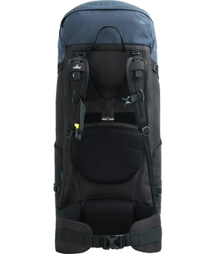 Der NOMAD Batura 70 l Trekkingrucksack in Blau, hier von hinten, hat gepolsterte Schultergurte - ideal für längere Touren.