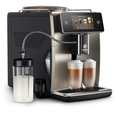 Der Philips Saeco Xelsis Deluxe SM8782/30 Kaffeevollautomat in Schwarz verfügt über ein digitales Display, die BeanMaestro-Technologie für die Zubereitung von zwei Cappuccinos und lässt sich mit einem externen Milchbehälter für köstliche Kaffeespezialitäten verbinden.