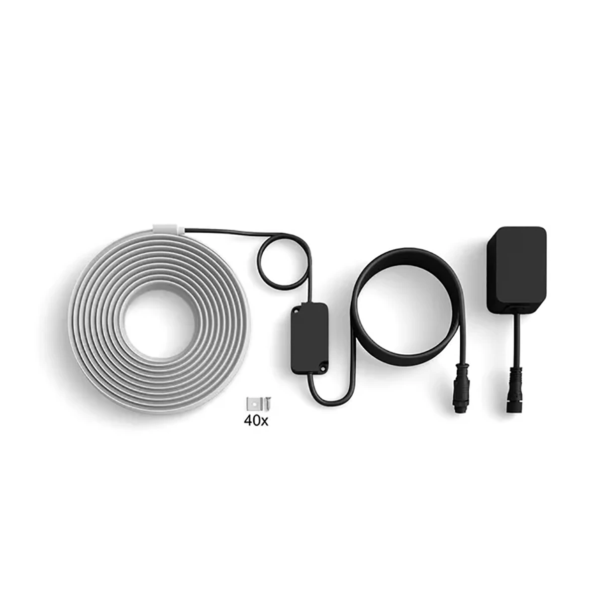 Der Philips Hue Flux Gradient Outdoor Lightstrip 10 m – weiß von Philips wird aufgerollt vor einem weißen Hintergrund abgebildet, zusammen mit einem schwarzen Netzteil, einem Stecker, einem Kabel und 40 Befestigungsklammern – ideal für die Gestaltung einer lebendigen Farbwechselbeleuchtung. Dieser LED-Streifen für den Außenbereich bietet eine flexible und zuverlässige Beleuchtung für Außenbereiche.