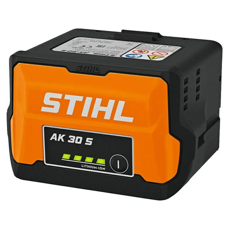 STIHL AK-30 S Akku - schwarz, Teil des STIHL AK-Systems, nutzt fortschrittliche Lithium-Ionen-Technologie und besitzt eine LED-Ladestandsanzeige.