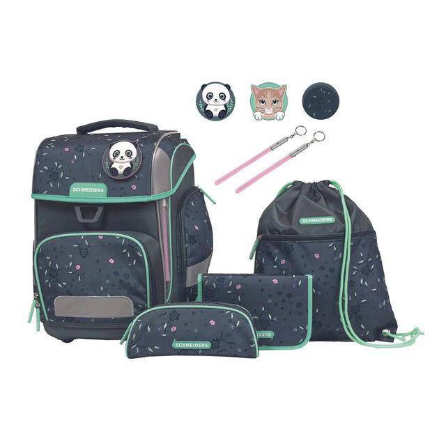 Das Schneiders Ergolite "Mint Meadow" 9-teiliges Schulranzen-Set bietet ergonomischen Komfort, einen leichten Rucksack, Taschen, Etuis und Charms im frischen Design - ideal für Kinder.
