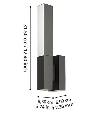 Die EGLO UGENTO LED-Außenwandleuchte – schwarz von EGLO ist eine schwarze, rechteckige Wandleuchte mit den Maßen 31,5 x 9,5 x 6 cm (12,4 x 3,74 x 2,36 Zoll), wie durch die Pfeile angegeben, und verfügt über ein schwenkbares LED-Profil für vielseitige Beleuchtung – was durch ihr modernes Design perfekt zum Ausdruck kommt.