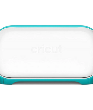 Der Cricut Joy Schneideplotter - türkis/weiß von Cricut, perfekt für DIY-Projekte, wird vor weißem Hintergrund von vorne gezeigt.