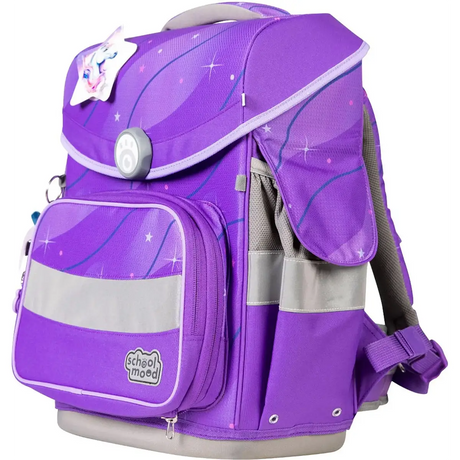 Das 7-teilige School-Mood Timeless Schulranzen-Set "Marie" von School-Mood begeistert Kinder mit lila Design, Sternenmuster, Einhorn-Motiv, mehreren Taschen und süßem Einhorn-Clip.