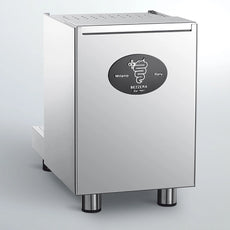 Die Bezzera BZ10 PM Siebträger Espressomaschine Zweikreiser aus Edelstahl von Bezzera mit Milano Italy Logo auf hellem Hintergrund.