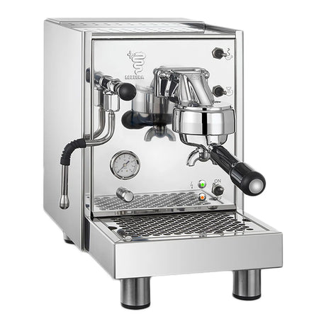 Die Bezzera BZ09 PM Siebträger Espressomaschine Einkreiser aus Edelstahl von Bezzera bietet eine Dampflanze, ein Manometer und praktische Bedienelemente an der Front.