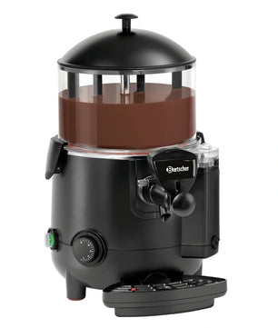 Der Bartscher Schokoladendispenser 5L - schwarz von Bartscher ist ein schwarzer elektrischer Schokoladendispenser mit einem transparenten oberen Behälter, Ausguss, Bedienknöpfen und Deckel, abgebildet auf einem weißen Hintergrund.