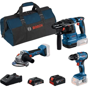 Das Bosch Professional Maschinen-Set 3-Tool-Kit (GSR 18V-45, GBH 18V-22, GWS 18V-8) enthält zwei Akkus, ein Schnellladegerät und eine Transporttasche. Bei den Werkzeugen fehlen die Akkupacks.