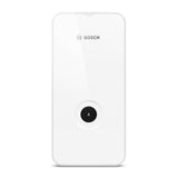 Der Bosch Tronic Line Durchlauferhitzer 21/24/27 kW ist ein schlanker, rechteckiger, weißer Durchlauferhitzer mit abgerundeten Kanten, einem Bosch-Logo oben und einem zentralen, runden schwarzen Einschaltknopf.