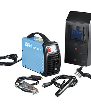 Das CFH ISG 147 Inverterschweißgerät von CFH wird mit Kabeln, einer schwarzen Schweißmaske, Drahtbürste und Klemme geliefert - perfekt für Elektrodenschweißarbeiten.