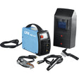 Das CFH ISG 147 Inverterschweißgerät von CFH wird mit Kabeln, einer schwarzen Schweißmaske, Drahtbürste und Klemme geliefert - perfekt für Elektrodenschweißarbeiten.