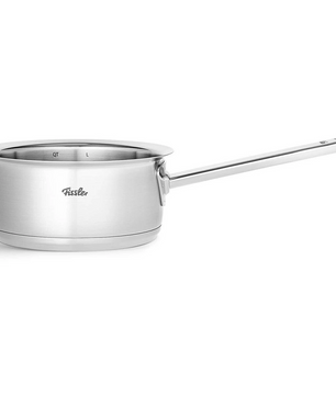 Der Edelstahltopf aus der Fissler Pure-Profi Collection II Topf-Set 5-teilig verfügt über einen langen Griff, das Fissler-Logo an der Seite und ist für Induktion geeignet.