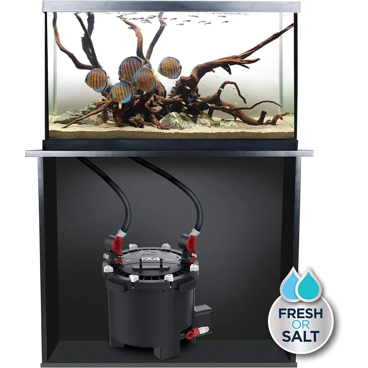 Ein Aquarium mit gestreiften Fischen und Treibholz, unter dem sich der Fluval FX4 Aquarienfilter (2650 l/h, für Becken bis 1000 l, 30 W) befindet, geeignet für Süß- oder Meerwasseranwendungen.