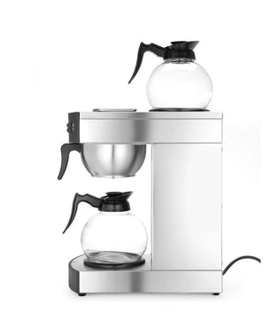 Die HENDI Filterkaffeemaschine - silber von HENDI verfügt über zwei Glaskannen sowie getrennte Warmhalteplatten - ideal als Doppelkanne-Filterkaffeemaschine für den gewerblichen Einsatz.