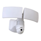 Die Lutec LED Kamera Außenwandleuchte Libra ist eine weiße Außenleuchte mit zwei verstellbaren rechteckigen LED-Lampen, integrierter Kamera und zentralem Bewegungsmelder von Lutec.