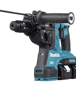 Der Makita DHR281ZJ Akku-Kombihammer 2x18 V (36 V LXT) ist ein blau-schwarzer Akku-Bohrhammer mit zwei Akkus, seitlichem Griff und Bithalter, der für schwere Bauarbeiten gebaut wurde.