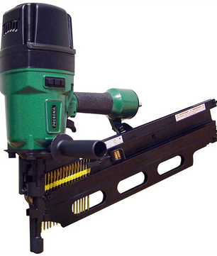 Der PREBENA 10X-RK160 Druckluft-Streifennagler für 100-160mm von PREBENA, in grün und schwarz, ist mit 100-160 mm Streifennägeln bestückt - perfekt für Holzbau-Projekte.