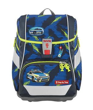 Das Step by Step 2IN1 PLUS Schulranzen-Set "Police Car Cody" (6-teilig) hat ein blau-schwarzes Design mit Neon-Highlights, Polizeiauto-Motiven und ist höhenverstellbar für eine kindgerechte Anpassung an das Wachstum Ihres Kindes.