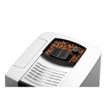 Eine Nahaufnahme des Bartscher Kaffeevollautomaten Easy Black 250 - silber, einer stilvollen Kaffeemaschine mit einem Fach für ganze Bohnen auf der Oberseite - ideal für jedes Büro.