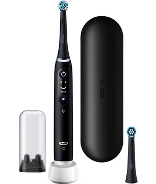 Das Oral-B iO Series 6N Set in Schwarz enthält zwei Bürstenköpfe, eine Ladestation und ein Reiseetui - ausgestattet mit innovativer magnetischer iO-Technologie und kompatibel mit der Oral-B iO Series 6.