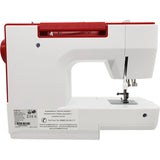 Eine weiß-rote CARINA Classic II Freiarm-Nähmaschine von CARINA wird von der Seite gezeigt, wobei der Nadelbereich, der Nähfuß, der Spulenstift und die Bedienknöpfe hervorgehoben werden. Auf der unteren linken Seite der Maschine sind Aufkleber und Serviceinformationen zu sehen.