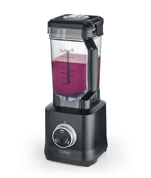 Ein schwarzer CASO Power Blender B 2000 Standmixer mit einem klaren Krug, der mit lila Flüssigkeit gefüllt ist.