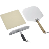 Das CASO 2249 PizzaChef 400° Pizza-Ofen-Set enthält einen Pizzastein für knusprige Pizza, einen Metall-Pizzaschieber mit Holzgriff und einen Metall-Pizzaschneider - ideal für die Verwendung in Ihrem CASO Pizza-Ofen oder mit Ober-/Unterhitze.