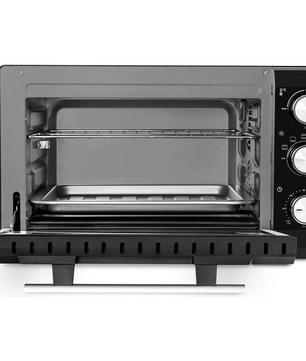 Der CASO TO 20 Mini-Backofen in Schwarz hat ein schwarz-silbernes Design, eine offene Fronttür, einen Drahtrost, ein Backblech und drei Drehregler auf der rechten Seite - ideal für bequemes Umluftgaren.