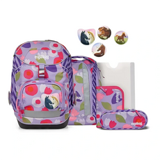 Das ergobag Ergobag Pack Schulranzen-Set 6tlg-BlütenzauBär II enthält einen geblümten ergonomischen Schulrucksack im Pferdedesign, passende Mappen und ein Federmäppchen - ideal für einen stilvollen und komfortablen Schulalltag.