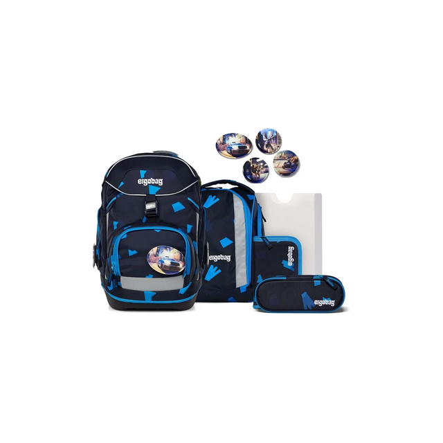 Das ergobag PACK Schulranzen-Set "VerfolgBärjagd", 6-teilig von ergobag zeichnet sich durch ein geometrisches blaues Design, ergonomische Schulranzen, stylische Aufnäher und passende Accessoires aus.