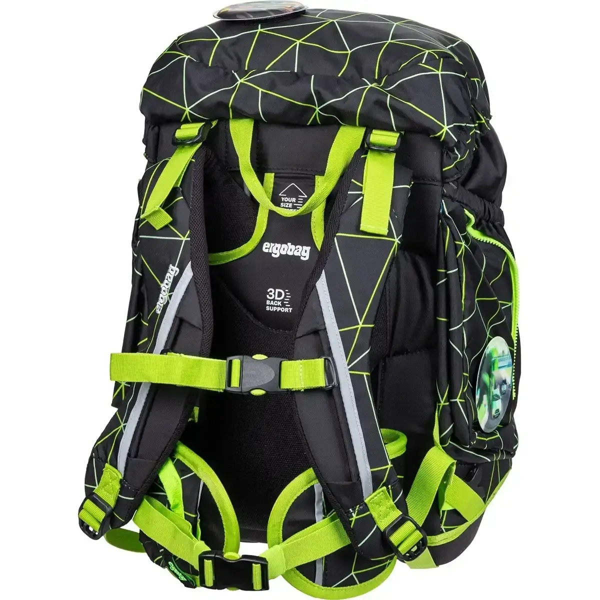 Der ergobag Cubo Set (2025) CyBär Race von ergobag ist ein schwarz-grüner ergonomischer Rucksack mit geometrischen Mustern und gepolsterten Schultergurten, ideal als ergonomischer Schulrucksack oder als Teil eines Schulranzen Sets.