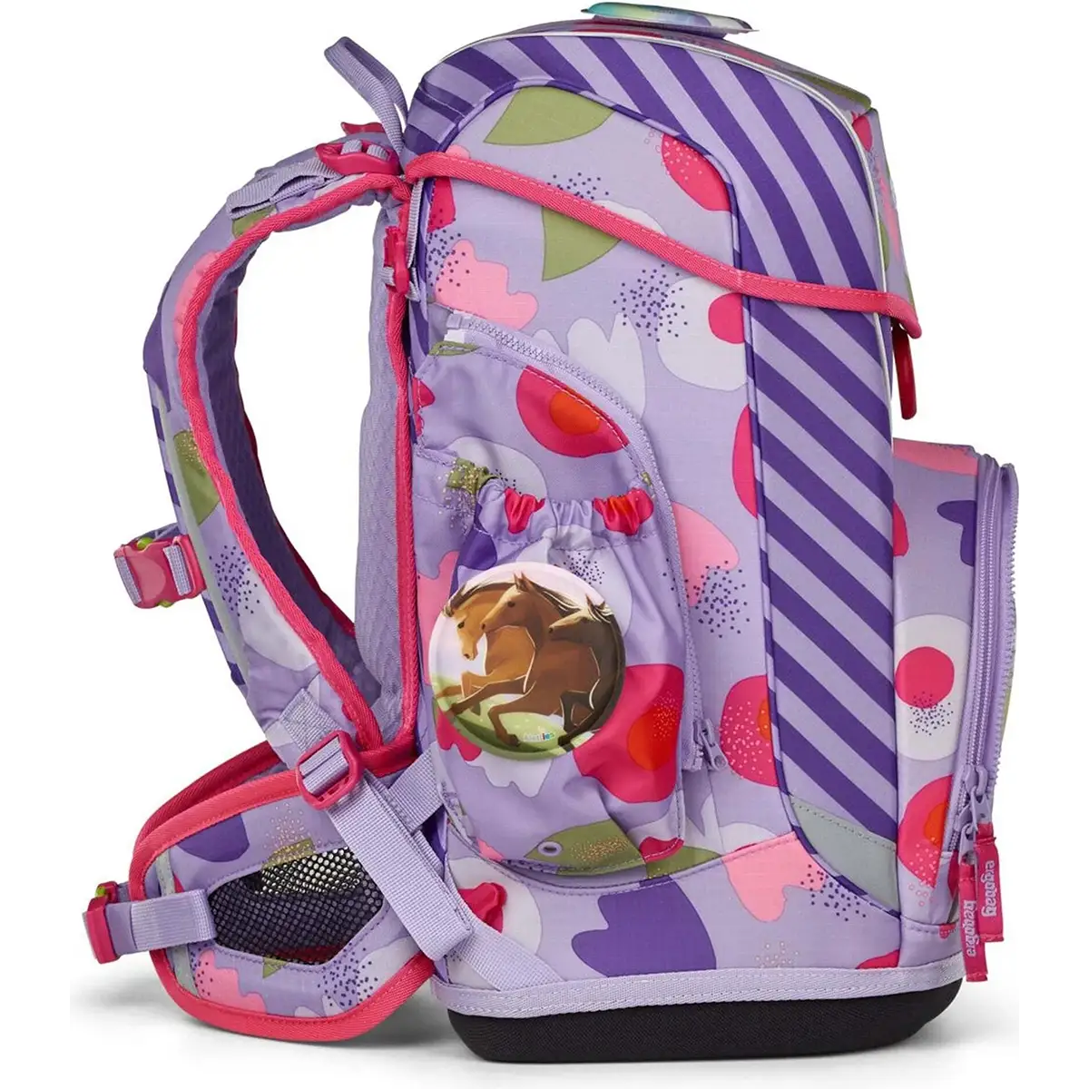 Das ergobag Cubo Light BlütenzauBär Schulranzen-Set (6-teilig) mit verspielten lila-rosa Mustern, Seitentasche und Fuchs-Schlüsselanhänger - perfekt, um den Schulalltag lustig und organisiert zu gestalten.