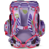 Der ergobag Cubo Light BlütenzauBär - ein 6-teiliges Schulranzen-Set in Lila und Pink mit gepolsterten Trägern und Seitentaschen, leicht und bequem - von ergobag, perfekt für die Schule.