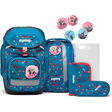 Das ergobag Pack Schulranzen-Set "VoltiBär" (6-teilig) von ergobag besteht aus einem blau-roten Schulrucksack mit Polka Dots, Einhorn-Aufnähern, passendem Zubehör und einem ergonomischen, verstellbaren Tragesystem.