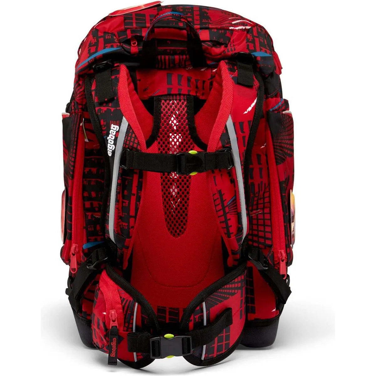 Das ergobag Pack Set (2023) AlarmBärreitschaft von ergobag zeigt sich von hinten in Rot und Schwarz, mit gepolsterten, verstellbaren Schultergurten, einem Brustgurt, Netzrücken für Komfort und mehreren Taschen für den täglichen Gebrauch.