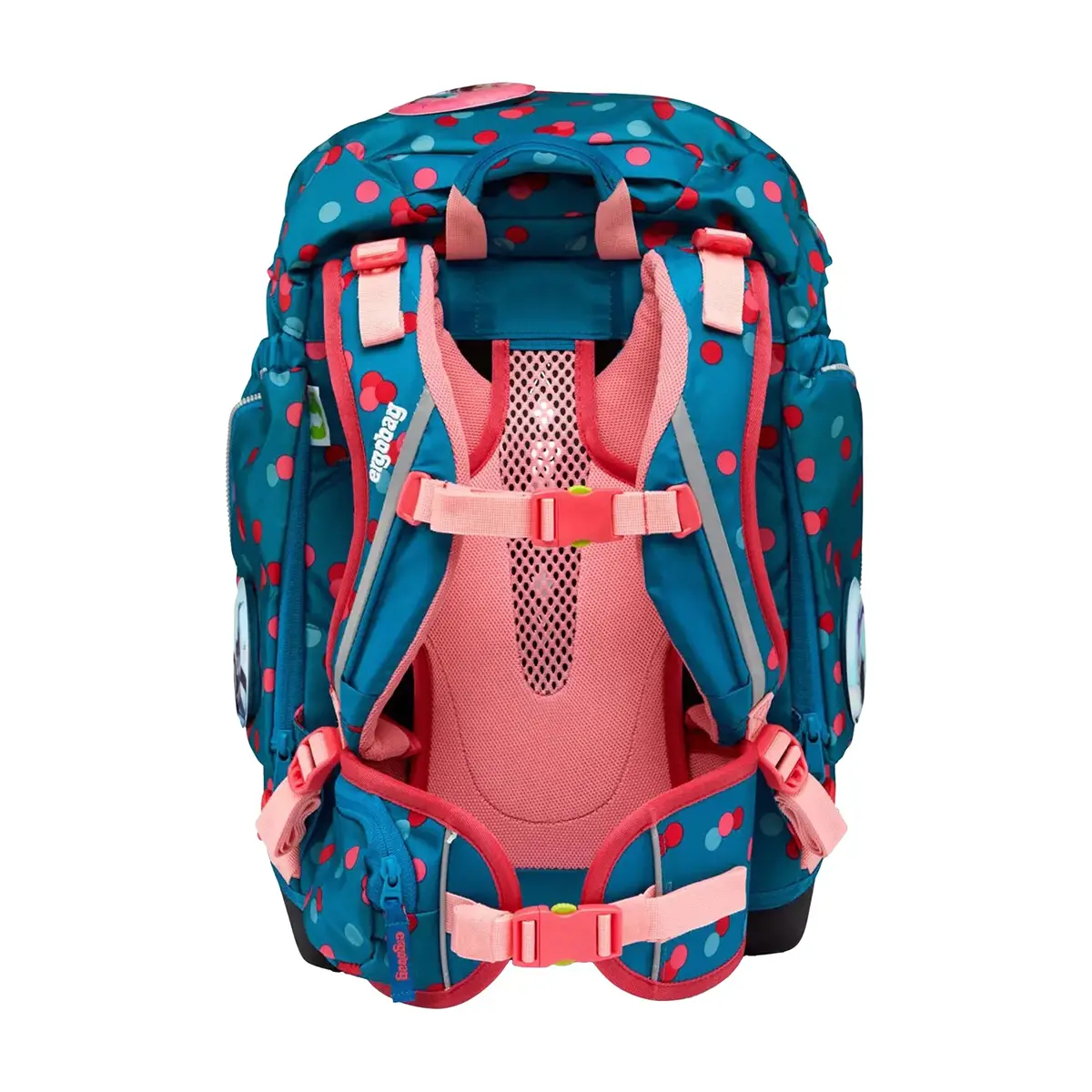Das ergobag Pack Schulranzen-Set "VoltiBär" (6-teilig) ist mit blauen und pinken Punkten, gepolsterten Trägern, Netzrücken und mehreren Taschen ausgestattet - ein ergonomischer Schulranzen von ergobag, der für Komfort und Stil steht.