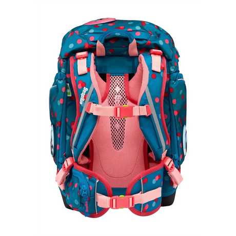 Das ergobag Pack Schulranzen-Set "VoltiBär" (6-teilig) ist mit blauen und pinken Punkten, gepolsterten Trägern, Netzrücken und mehreren Taschen ausgestattet - ein ergonomischer Schulranzen von ergobag, der für Komfort und Stil steht.