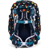 Das ergobag Pack Schulranzen-Set "Bärnsteinhöhle" (6-tlg.) überzeugt mit ergonomischen, gepolsterten Trägern, nachhaltigen Materialien und einem navyfarbenen Design mit bunten Polka Dots.