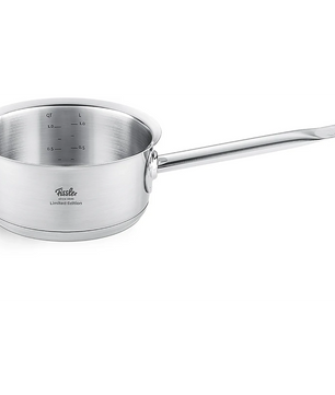 Das Fissler Topfset Original Profi 5-tlg. Retro Limited Edition verfügt über Messmarkierungen, einen langen Griff und hervorragende deutsche Handwerkskunst - Made in Germany.