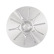 Die Fissler Original-Profi Collection II Servierpfanne mit Hochraum-Deckel 28 cm ist eine runde Edelstahlpfanne mit dem Fissler-Logo und eingraviertem Text; spülmaschinenfest zur einfachen Reinigung.