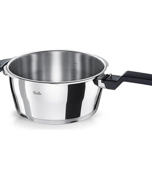 Der Fissler Vitaquick Premium Ø22 cm 3,5l Schnellkochtopf ist in glänzendem Edelstahl mit schwarzen Seitengriffen und Messmarkierungen im Inneren abgebildet. Er ist induktionsgeeignet und trägt den Fissler Markennamen auf der Seite vor weißem Hintergrund.