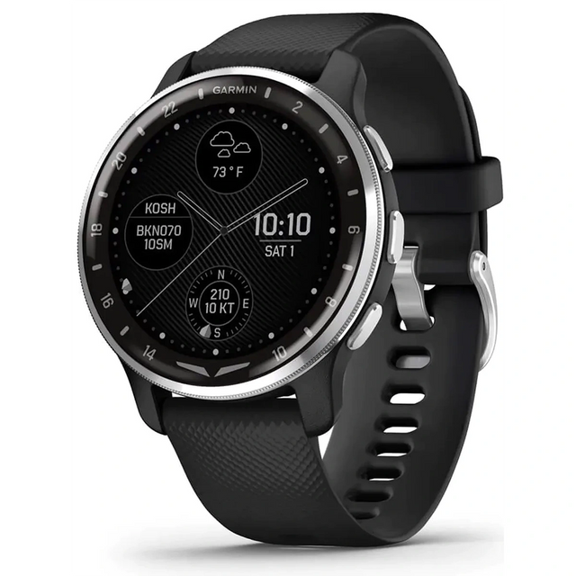 Die Garmin D2 Air X10 010-02496-13 Smartwatch in Schwarz zeigt Wetter, Uhrzeit und Messwerte auf einem runden digitalen Zifferblatt an und verfügt über erweiterte GPS-Navigationsfunktionen.