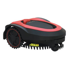 Der Güde Roboter Rasenmäher GRR 180.1, in rot und schwarz mit großen Hinterrädern und sichtbaren Sicherheitsaufklebern an der Unterseite, sorgt für effiziente Rasenpflege.