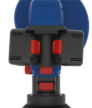 Nahaufnahme des Güde Akku Laubsaugers LS 36-302-30, eines blau-schwarzen Elektrowerkzeugs mit roten Tasten und zwei Akkus, das seine vielseitige Verwendung mit dem Güde E³ Akkusystem hervorhebt.