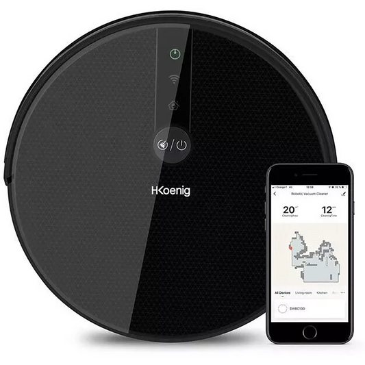 Ein runder, schwarzer H.Koenig SWRC130 Staubsaugerroboter steht neben einem Smartphone, auf dem eine App mit Reinigungsdetails und eine Karte der Umgebung angezeigt werden.