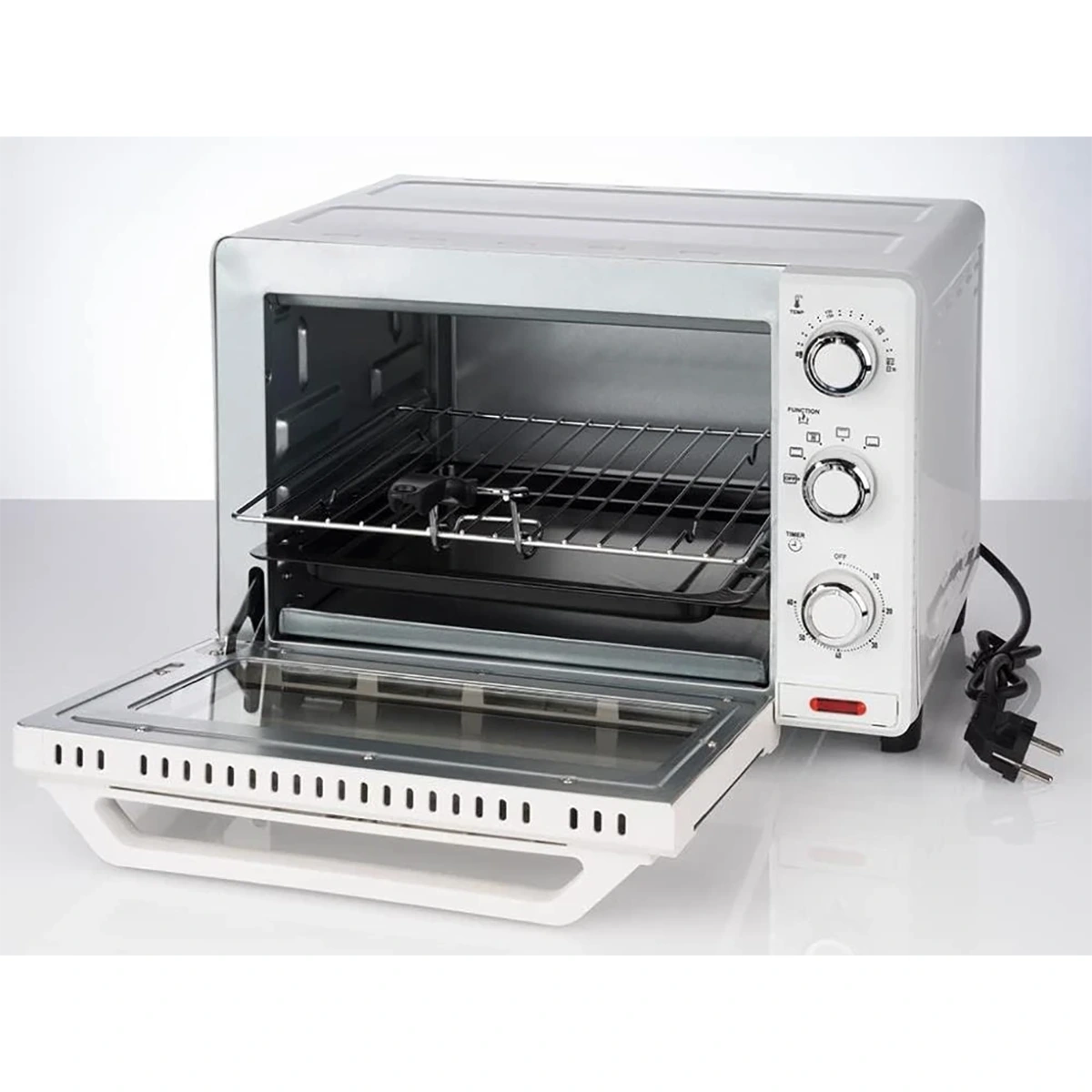 Der Korona 57158 Multifunktions-Toastofen in Silber (24L) steht mit geöffneter Glastür auf der Theke und zeigt zwei Drahtgestelle. Das schlichte Bedienfeld verfügt über drei Drehregler, eine rote Kontrollleuchte und ein schwarzes Netzkabel, das sich daneben befindet.