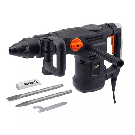 Der Meister Abbruchhammer MAH 1600-1, ein schwarz-orangefarbener elektrischer Bohrhammer (1600 Watt), beinhaltet zusätzliche Meißel, Schlauch und Schraubenschlüssel - perfekt für anspruchsvolle Abbrucharbeiten auf weißem Untergrund.